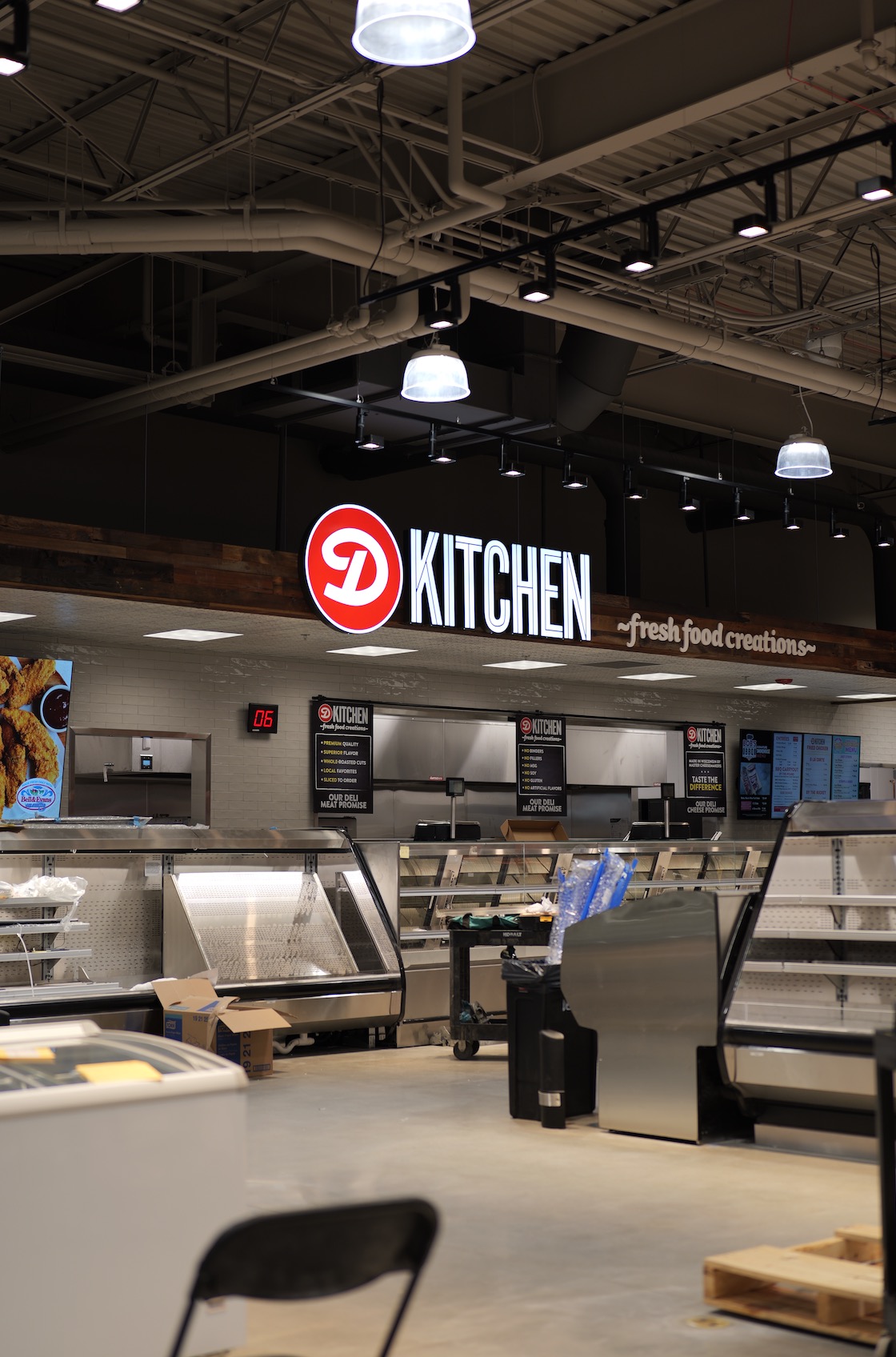 An image of Dierbergs service counter, D Kitchen - Fresh Food Creations.